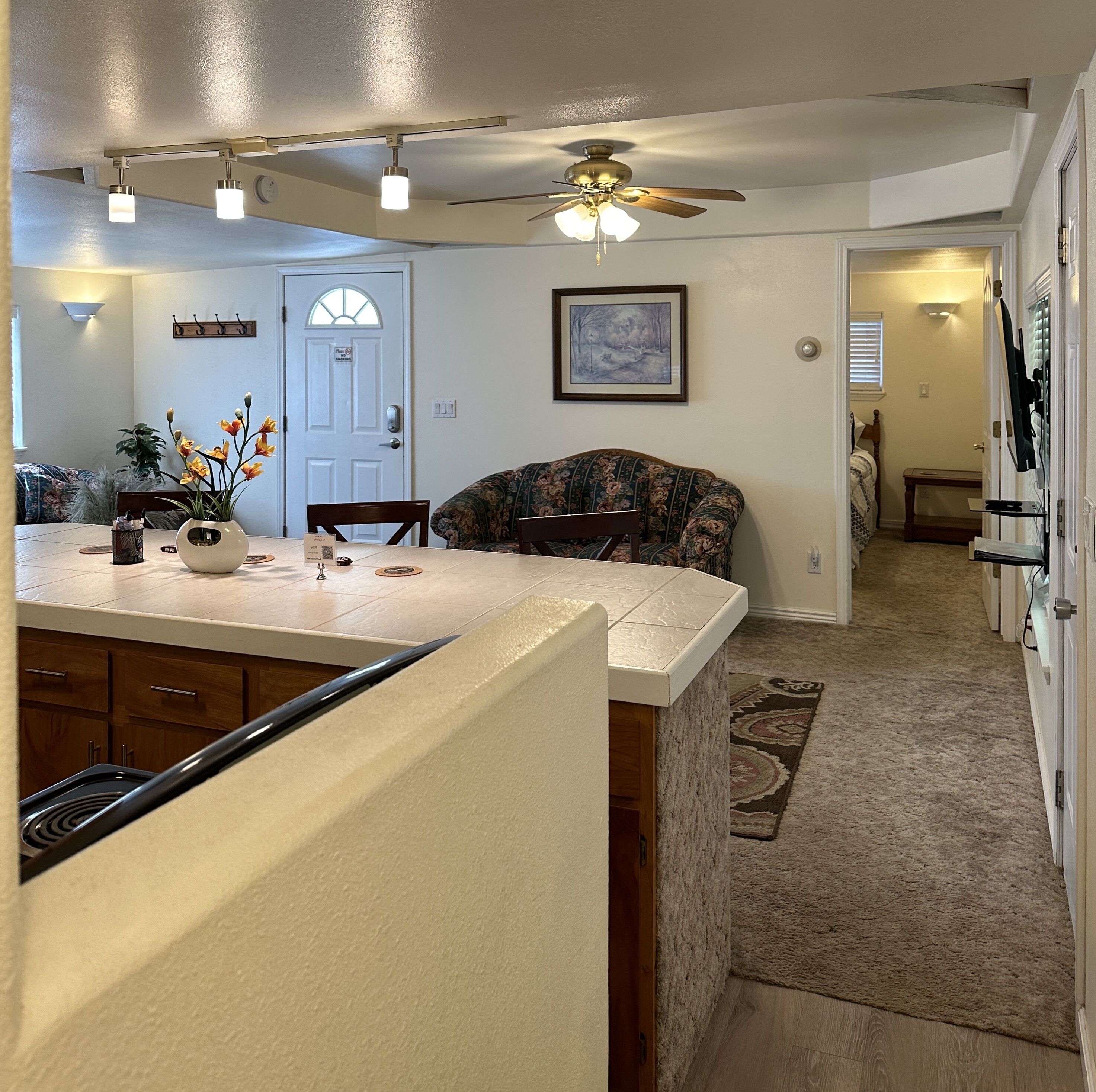 Cozy Cottage House A with CARPORT