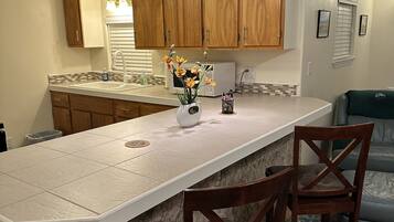 KylskÄp, mikrovÄgsugn, ugn och spishÀll