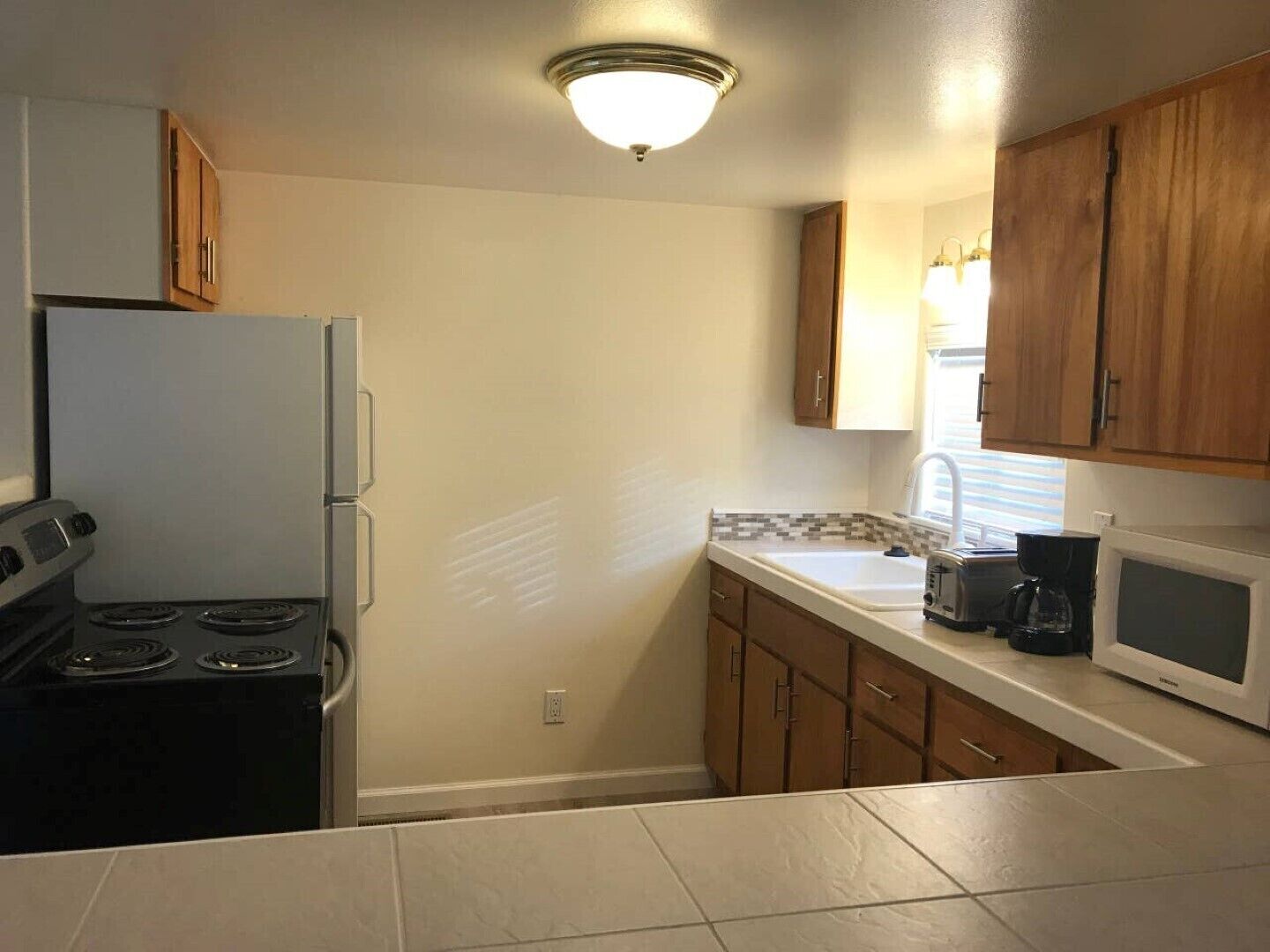 Cozy Cottage House A with CARPORT