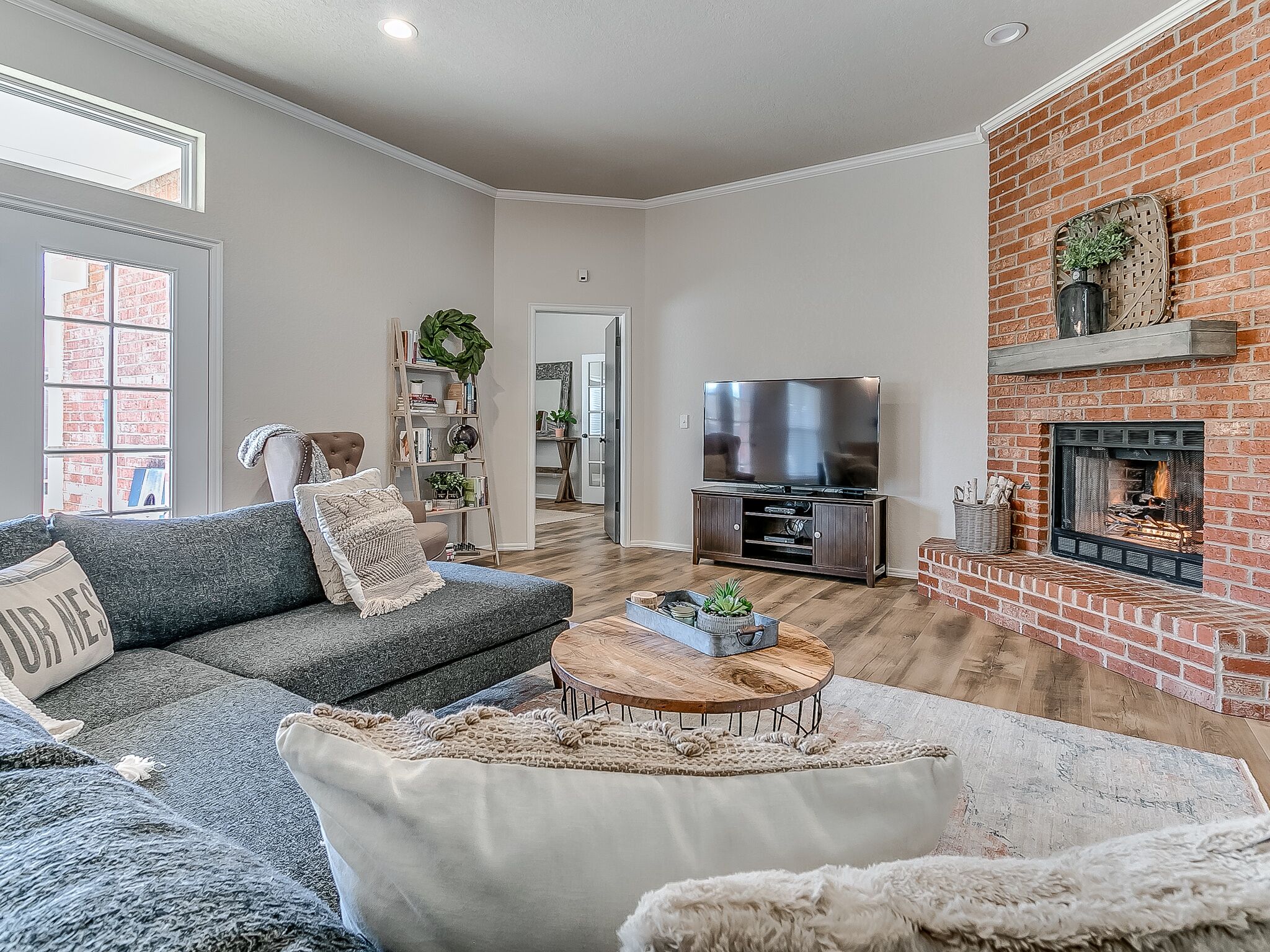 Roomy Edmond charmer with amazing Rainfall shower & large yard for kids or pets!