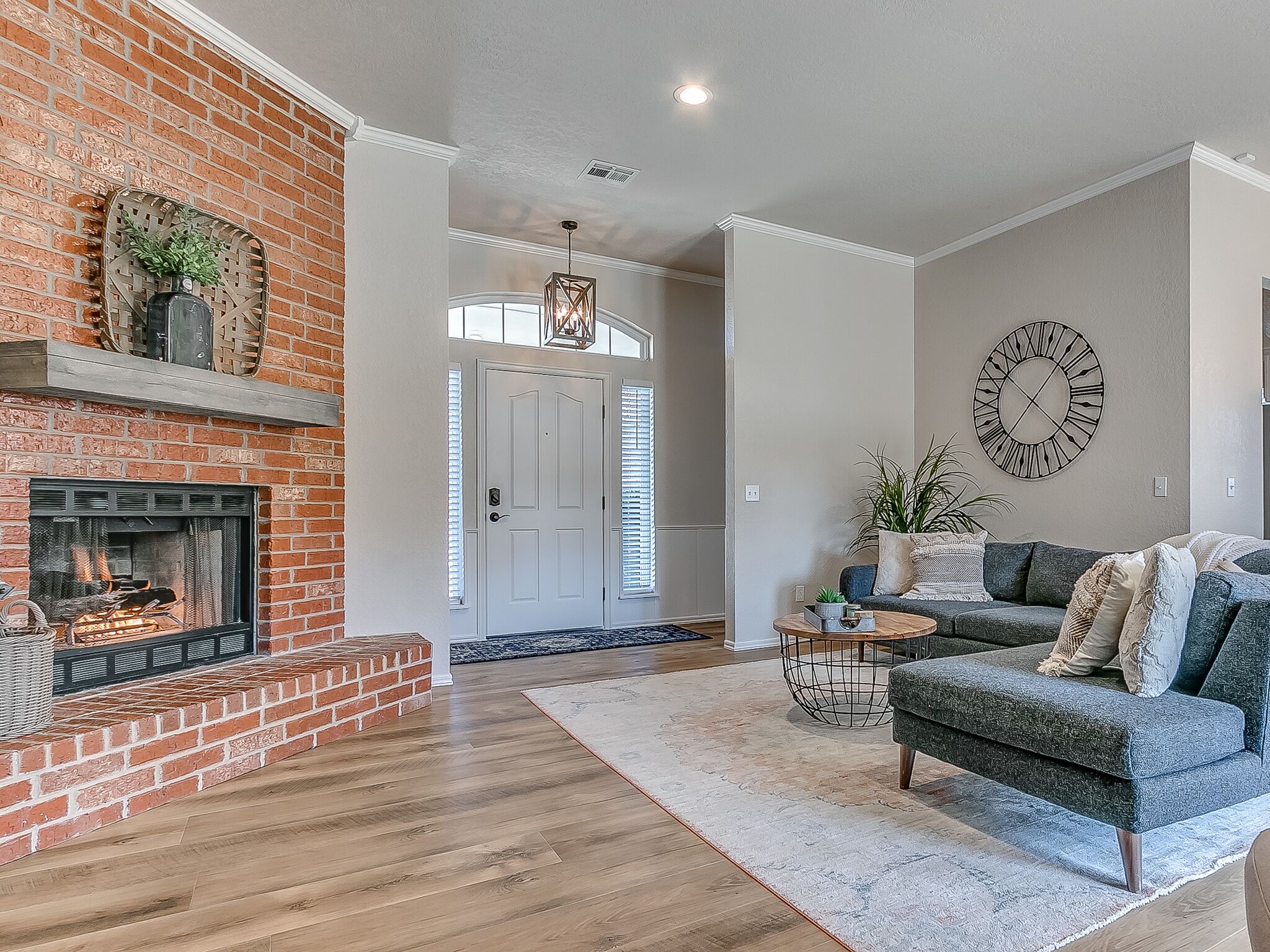 Roomy Edmond charmer with amazing Rainfall shower & large yard for kids or pets!