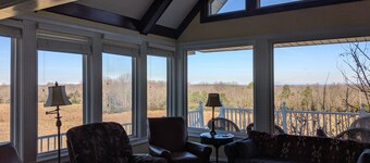 INCREDIBLE 3 Story Country Retreat Near ATL