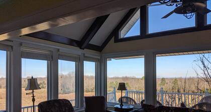 INCREDIBLE 3 Story Country Retreat Near ATL