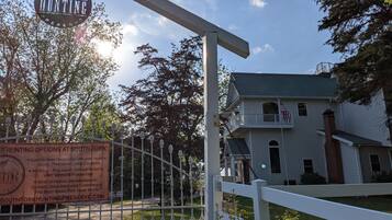 Enceinte de lâhĂ©bergement