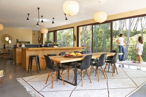 Dining - Villa La Pinède meublé de tourisme 5* Les Lecques St Cyr Var 600m from the sea (St Cyr-sur-Mer)