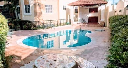 Total New!! Exclusive!! Apt At Paradise V .