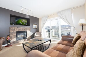 Télévision, cheminée