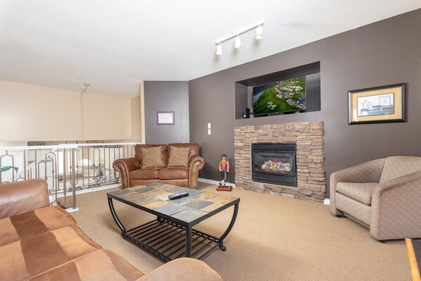 Télévision, cheminée