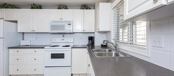 Paradise Canyon Golf Resort - Signature Walkout Condo 380