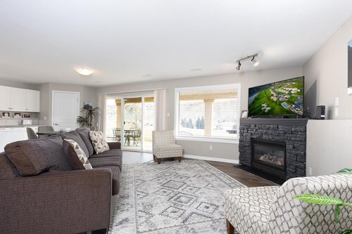 Paradise Canyon Golf Resort - Signature Walkout Condo 382