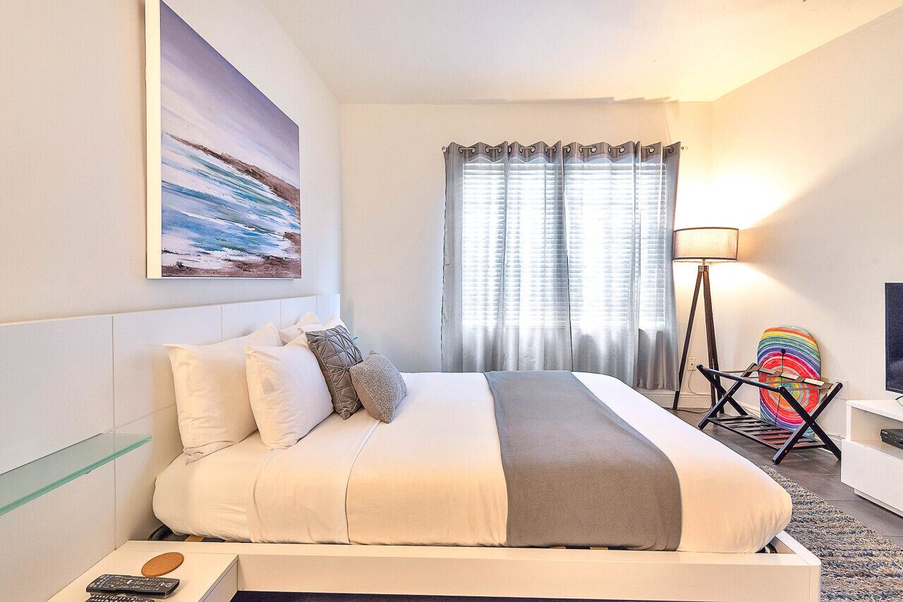 Sham Ocean · Ocean Dr, Boardwalk, & steps to Nightlife & Beach