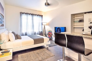 1 bedroom, desk, iron/ironing board, free WiFi