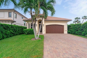 Exterior - Home with Private Pool Oasis Minutes to Naples’ Best Beaches by Esthetic Stays (Naples)