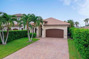 Exterior - Home with Private Pool Oasis Minutes to Naples’ Best Beaches by Esthetic Stays (Naples)