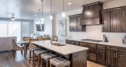 Canyon Crest Escape