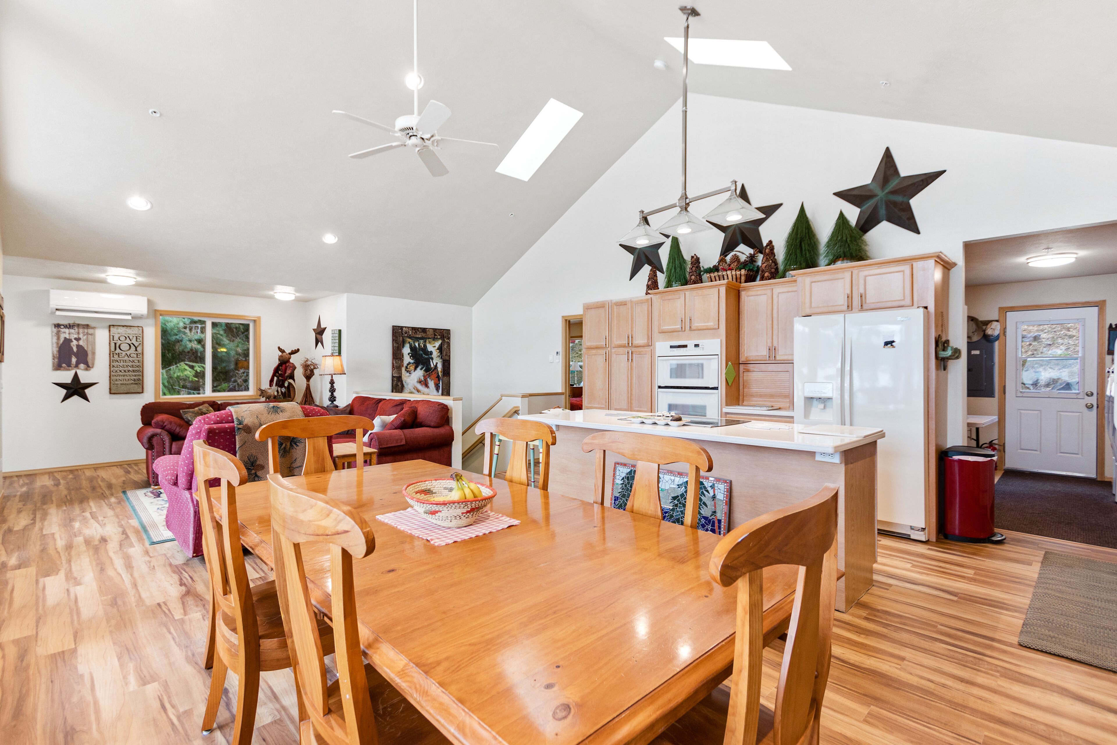 Lovely Oasis in the Trees w/Wraparound Deck, Lake View, Pool Table, & Game Room!