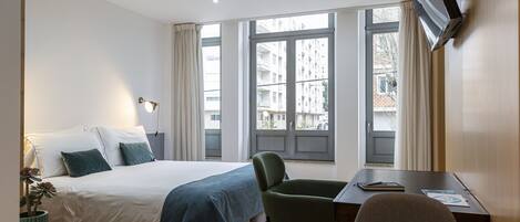 Fer et planche à repasser, Wi-Fi gratuit, draps fournis