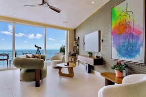 Smart TV - Romantic Zone Luxury Ocean-View Condo w/Rooftop Infinity Pool. Walk to Beach! (Puerto Vallarta)