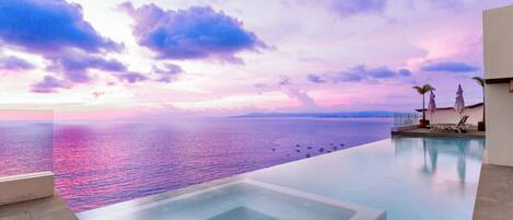 Outdoor pool, an infinity pool