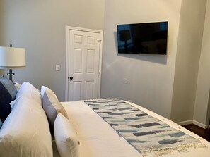 1 bedroom, WiFi - Cozy Apartment in the Heart of MainStrasse (Covington)