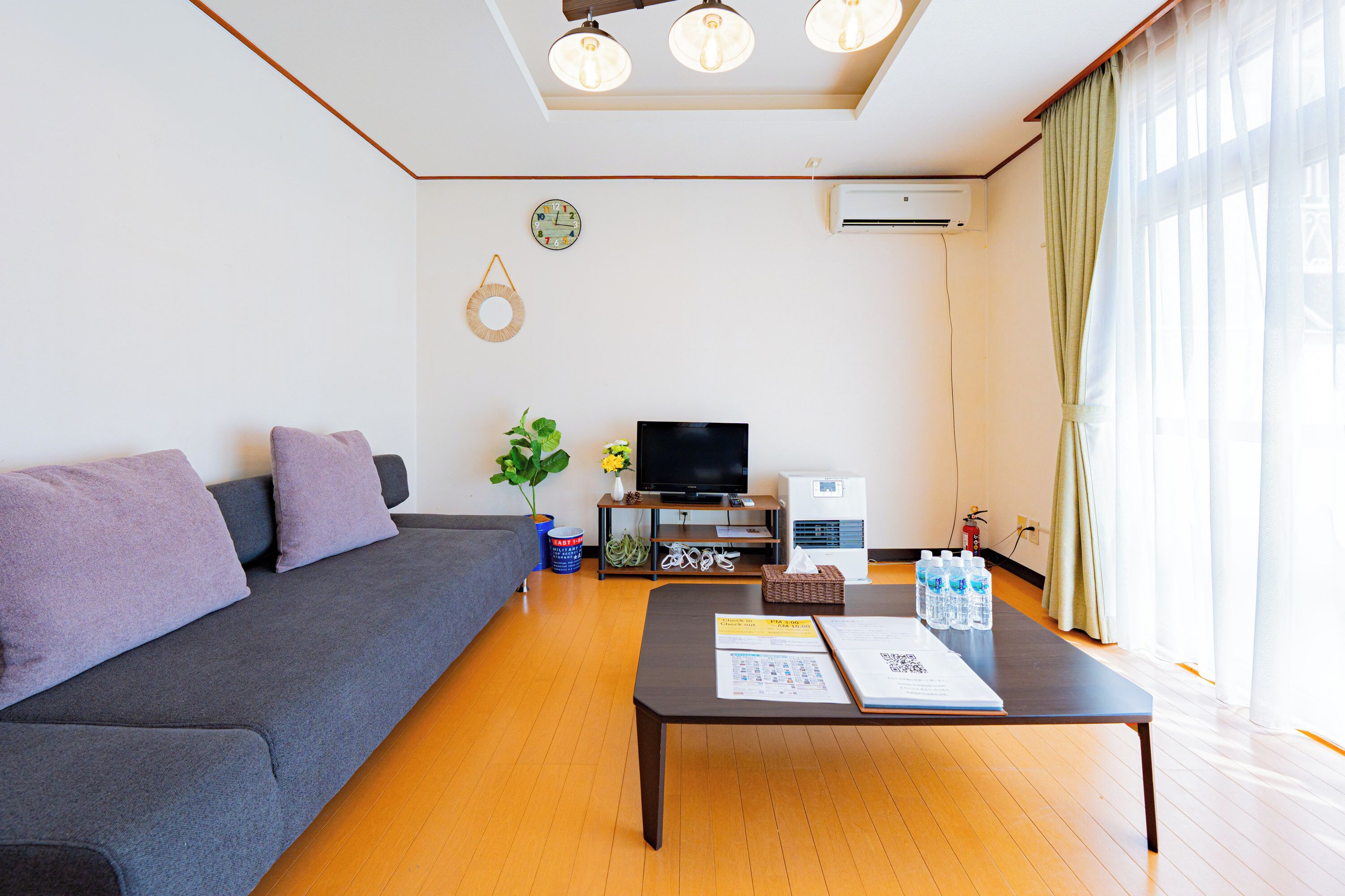 32-inch flat-screen TV with digital channels, TV