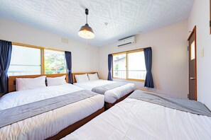 Tabla de planchar con plancha, wifi gratis y ropa de cama 