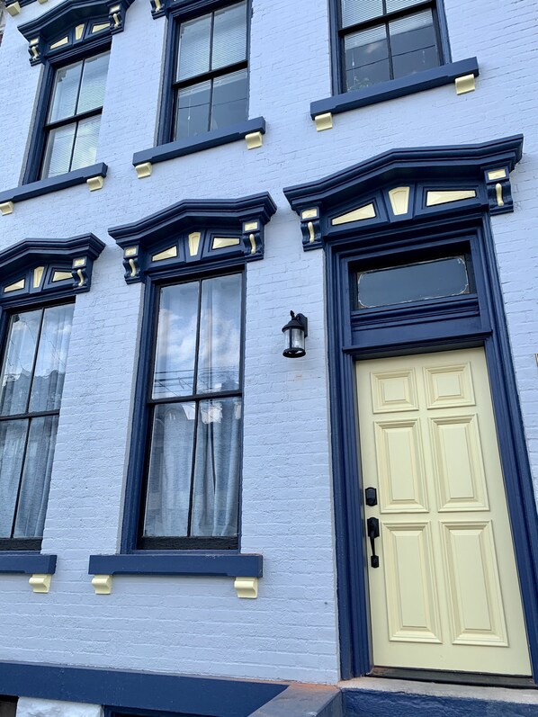 Exterior detail - Canary Cottage in the Heart of MainStrasse Village (Covington)
