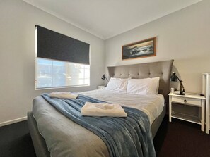 2 bedrooms, desk, iron/ironing board, cots/infant beds