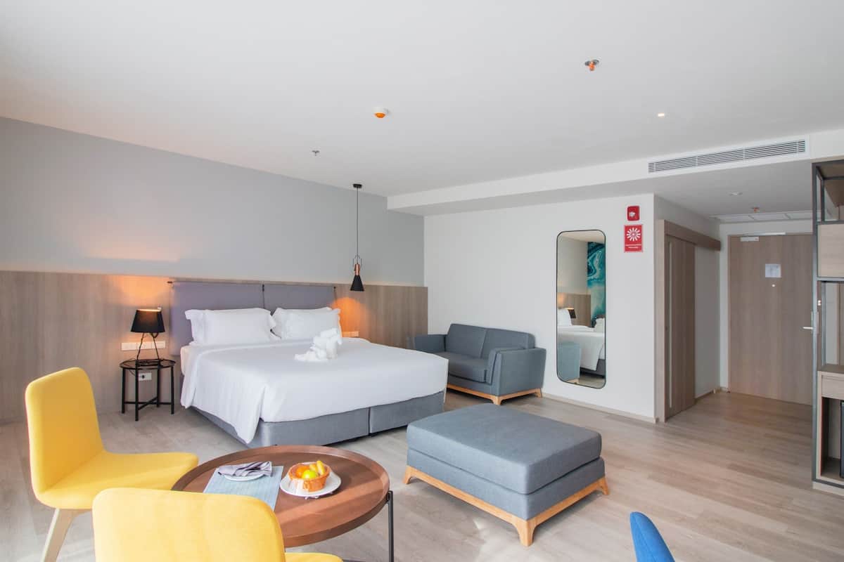 Premier Room | In-room safe, desk, laptop workspace, free WiFi