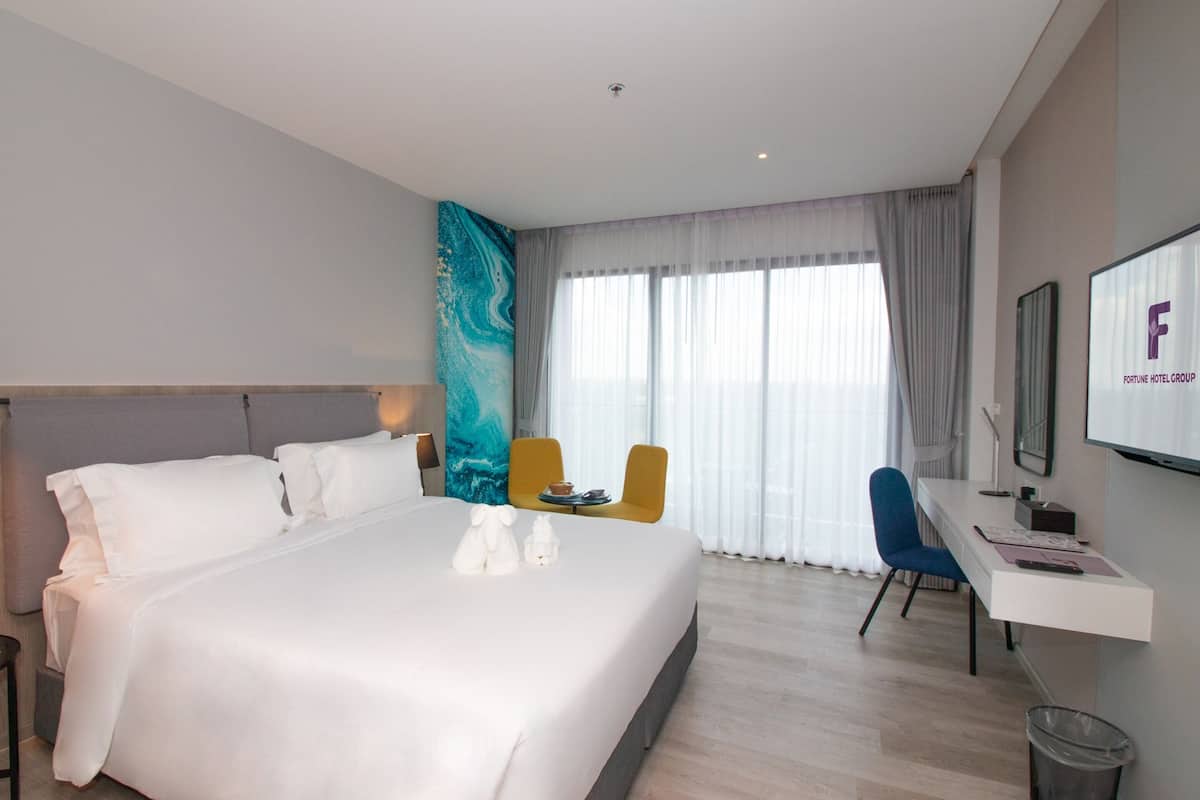 Deluxe Double or Twin Room | In-room safe, desk, laptop workspace, free WiFi