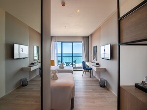 Deluxe Sea View Room | In-room safe, desk, laptop workspace, free WiFi - Fortune Saeng Chan Beach Hotel Rayong (Rayong)