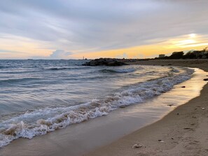 Beach nearby - Fortune Saeng Chan Beach Hotel Rayong (Rayong)