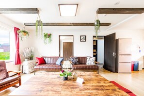 Casa, para no fumadores (Private Vacation Home) | Sala de estar | Televisión de pantalla plana 