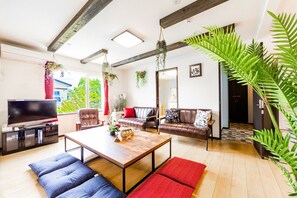 Casa, para no fumadores (Private Vacation Home) | Sala de estar | Televisión de pantalla plana 