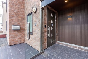 Property entrance - The Worldwide House (Sapporo)