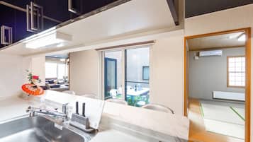 單棟房屋, 非吸煙房 (Private Vacation Home) | 私人小型廚房 | 雪櫃、微波爐、爐具、電熱水壺