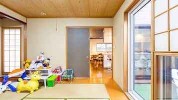 Private Vacation Home, Non Smoking | Free WiFi, bed sheets