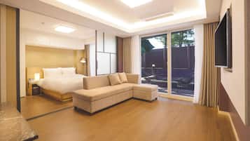 Cortinas blackout, Wi-Fi de cortesia, roupa de cama