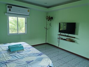 1 bedroom, free WiFi, bed sheets - Baan Nomtham, with Hill view, Kitcken, Free Wifi & Smart TV (Tambon Sala Dan)