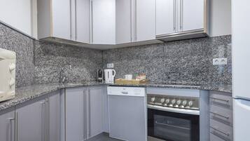 Fridge, microwave, oven, dishwasher