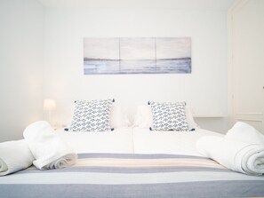 2 soverom, strykejern/-brett, internettilgang og sengetøy