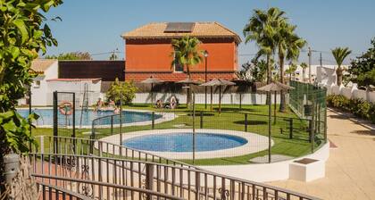 SibsSanlucar Piletas- 1st beach line pool parking family friends