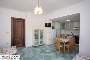 Appartamento, 3 camere da letto | Area soggiorno | TV LCD