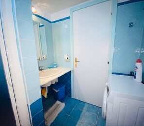 Ducha, secador de pelo, bidet