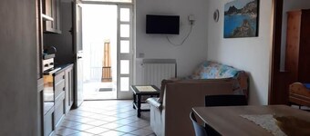 Magomadas Enjoy House