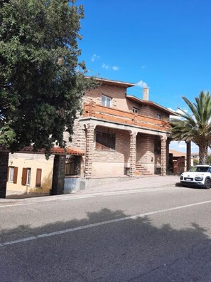 Front of property - Magomadas Enjoy House (Magomadas)