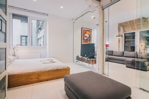 2 bedrooms, iron/ironing board, free WiFi, bed sheets
