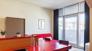 Leilighet, 1 soverom (4 PAX) | Oppholdsområde | LED-TV