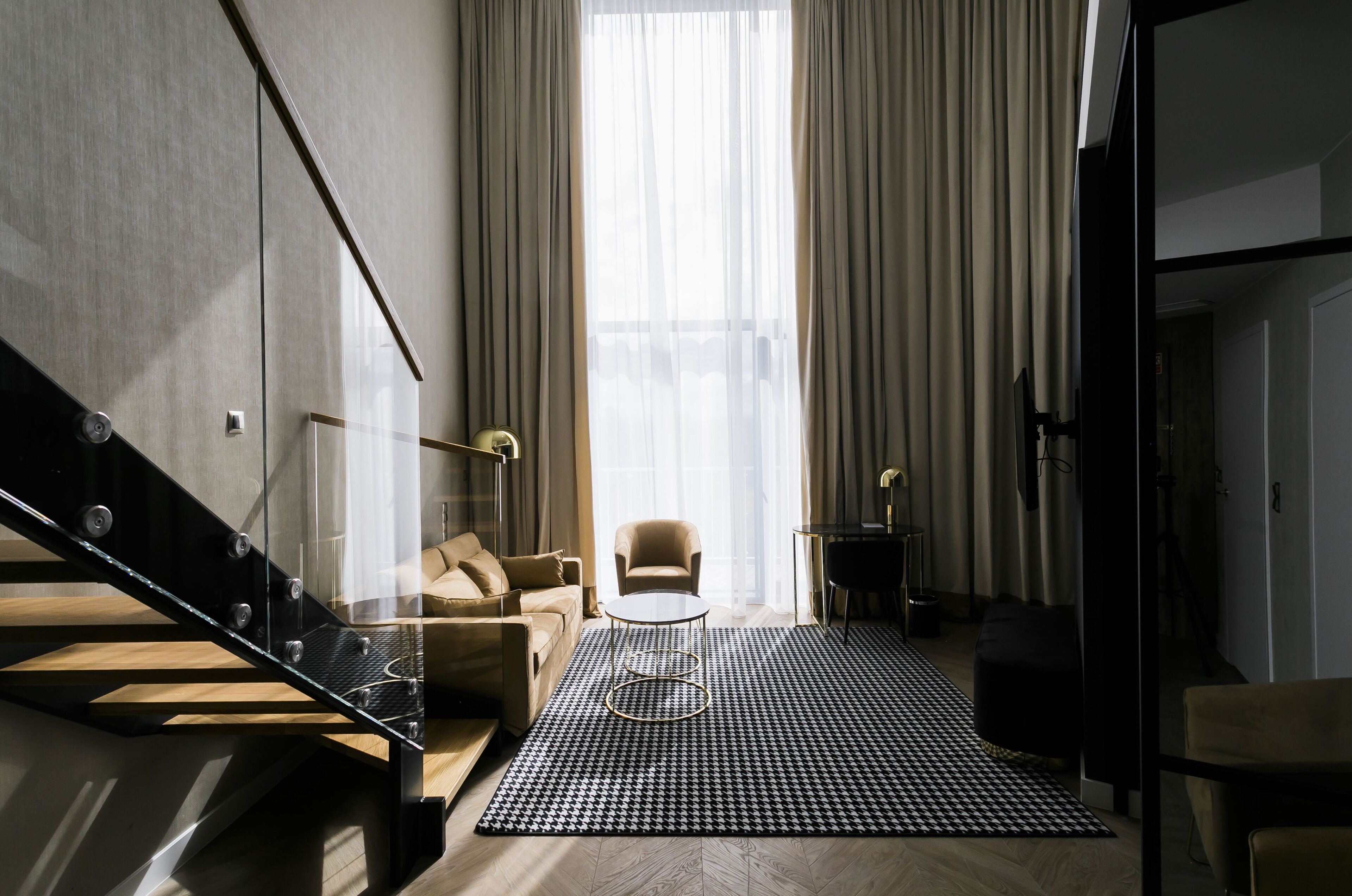 46-inch smart tv with digital channels, tv