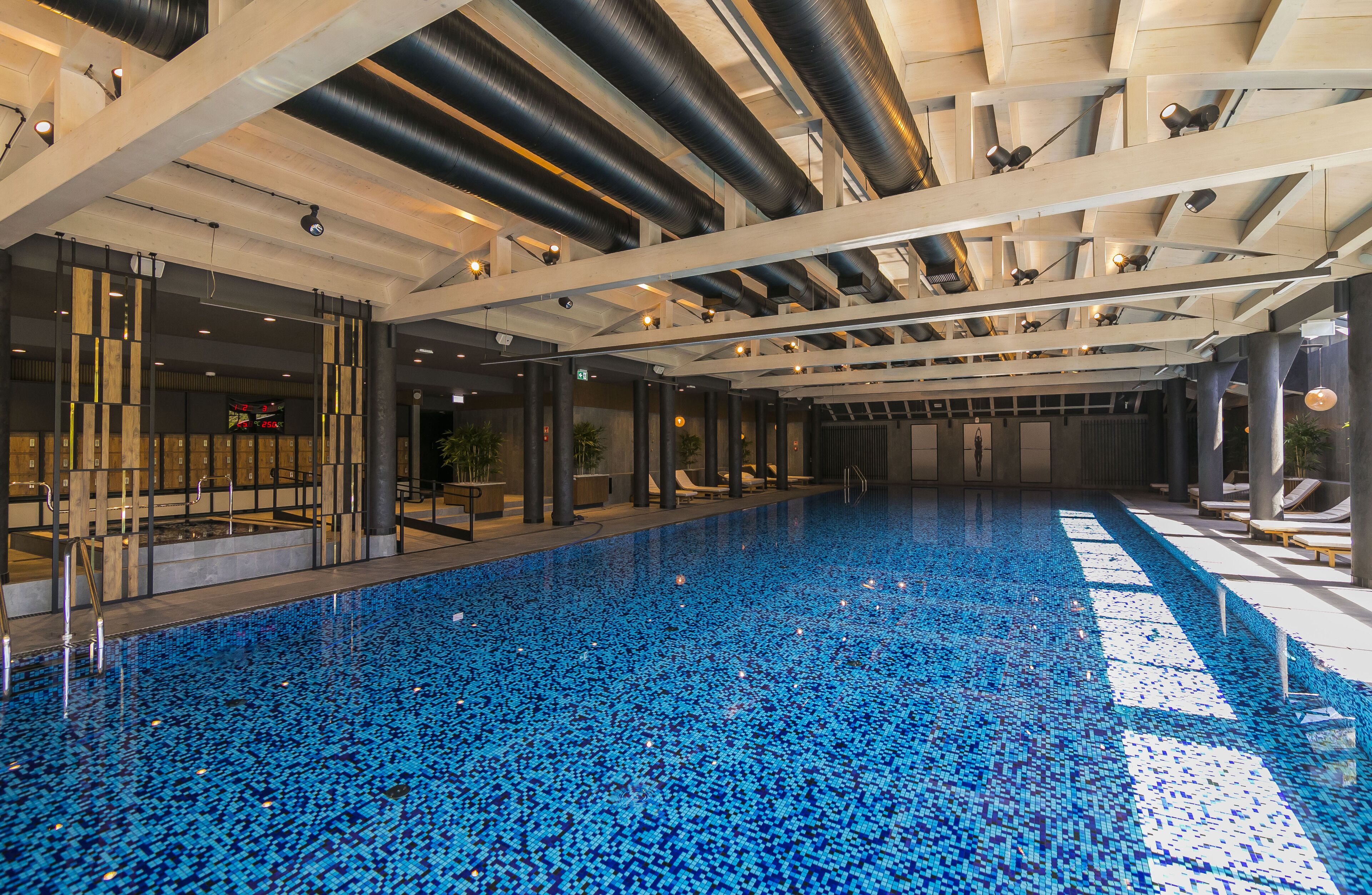 Indoor pool, pool loungers